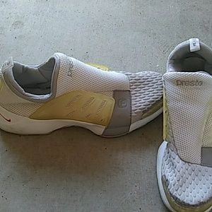 Nike air presto white